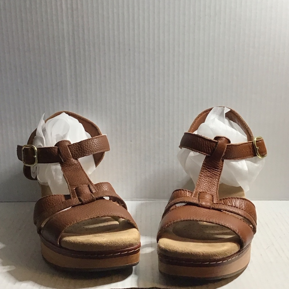 Clarks 8.5 ultimate comfort Tan Leather Women's Sandals Brown straps